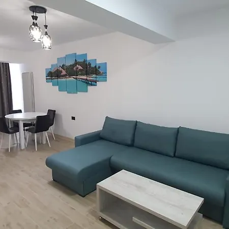 Infinity & Premium Infinity Pool & Parking Apartment