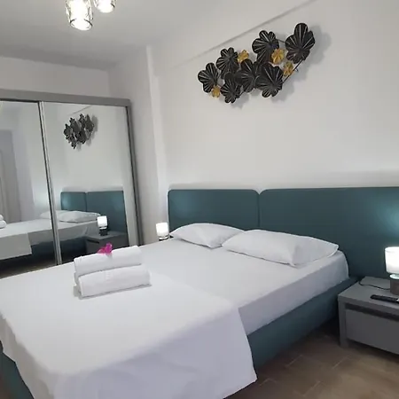 Infinity & Premium Infinity Pool & Parking Апартаменты Нэводари