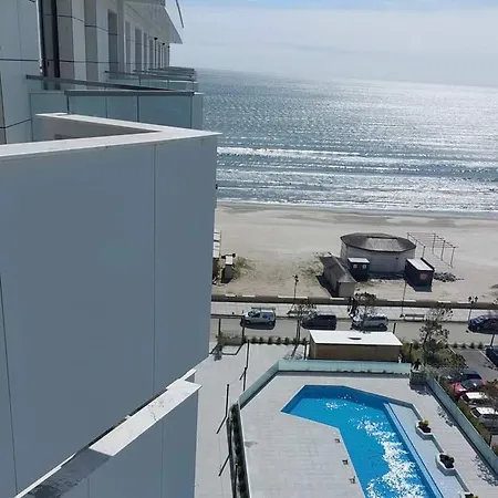 Infinity & Premium Infinity Pool & Parking Appartement *