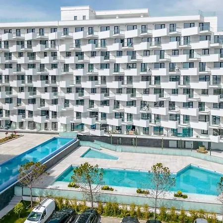 Infinity & Premium Infinity Pool & Parking Апартаменты