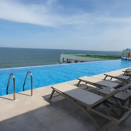 Daire Infinity & Premium Infinity Pool & Parking