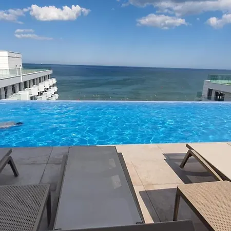 Infinity & Premium Infinity Pool & Parking *