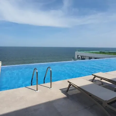 Infinity & Premium Infinity Pool & Parking
