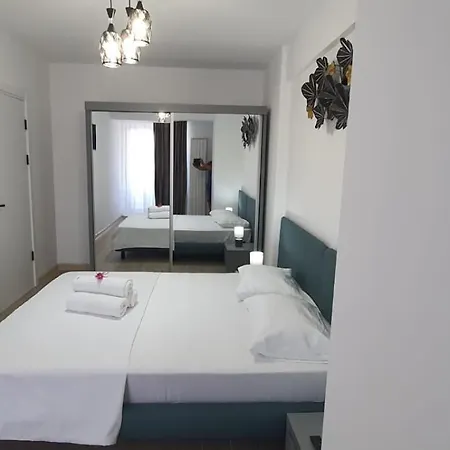 Infinity & Premium Infinity Pool & Parking Апартаменты Нэводари