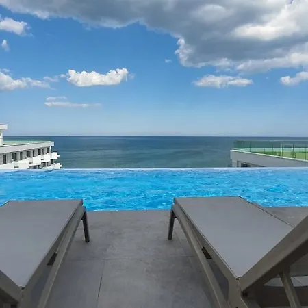 Daire Infinity & Premium Infinity Pool & Parking
